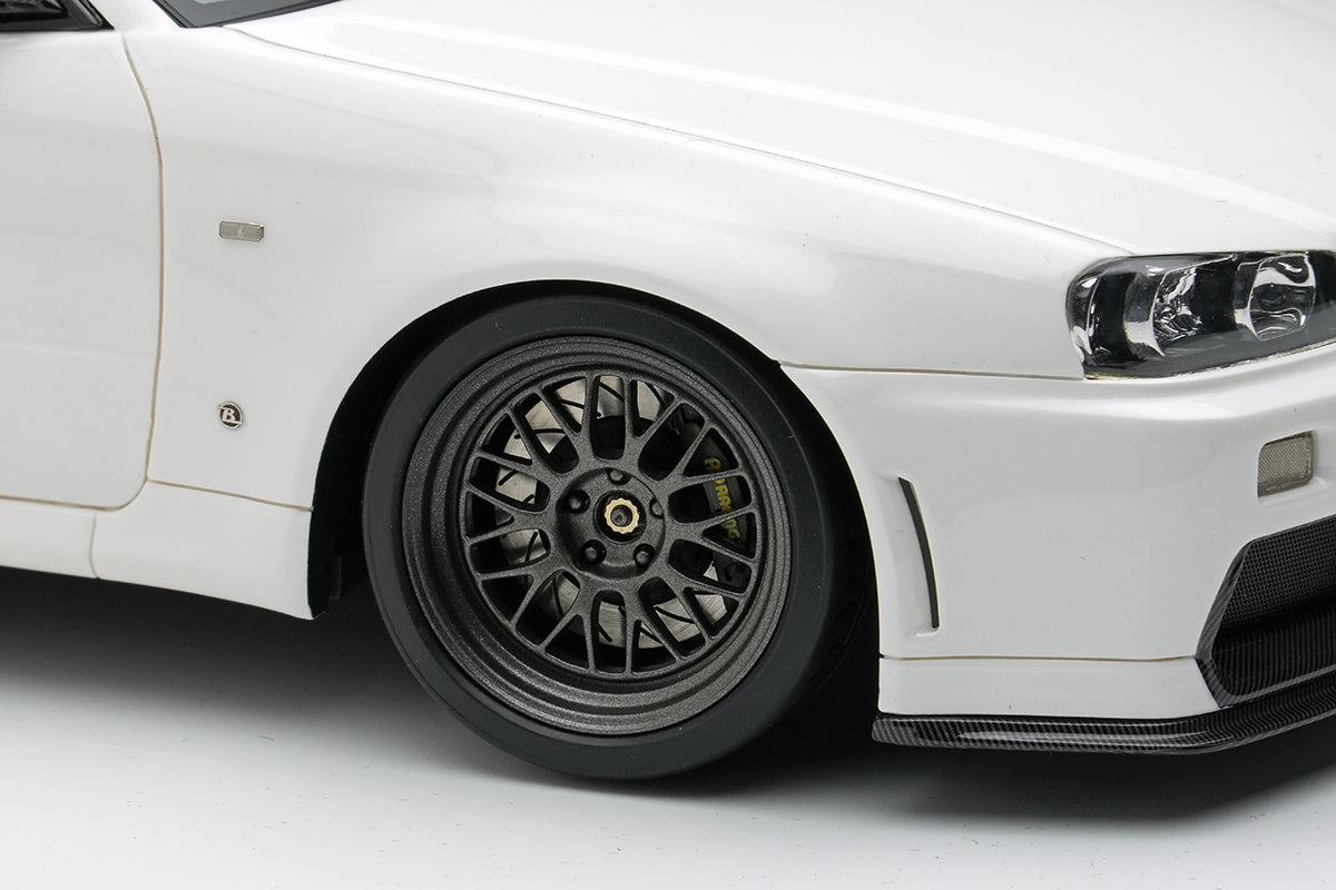< Pre Order > 1/18 Built By Legends R34