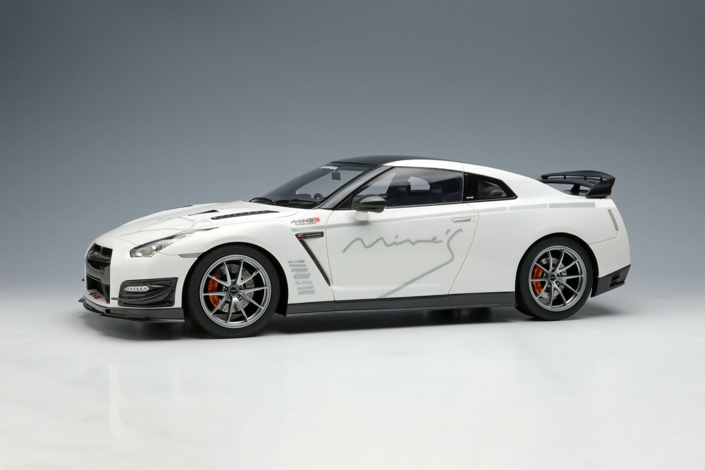 Limited Edition 1/18 MINE'S R35 Demo Car