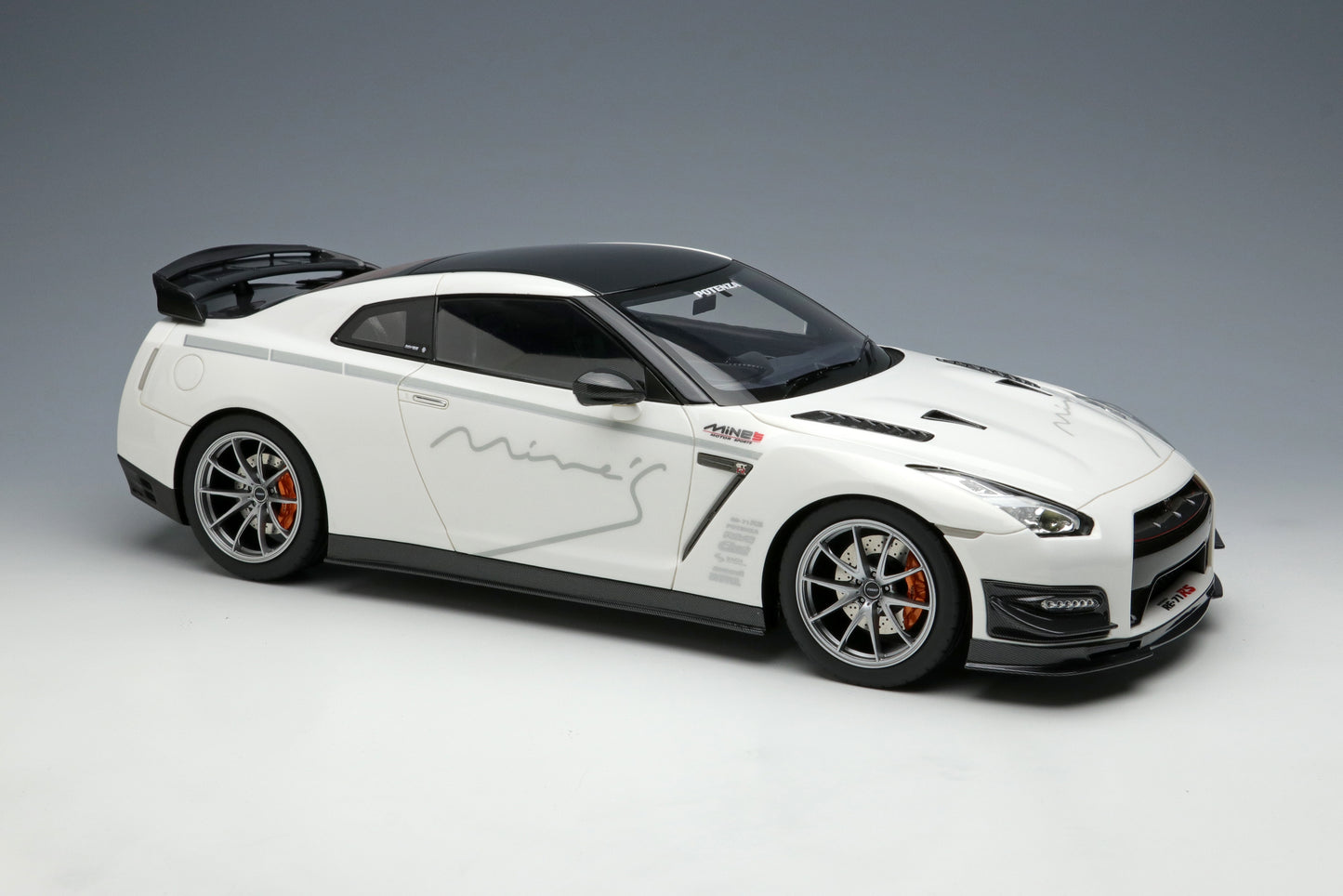 Limited Edition 1/18 MINE'S R35 Demo Car
