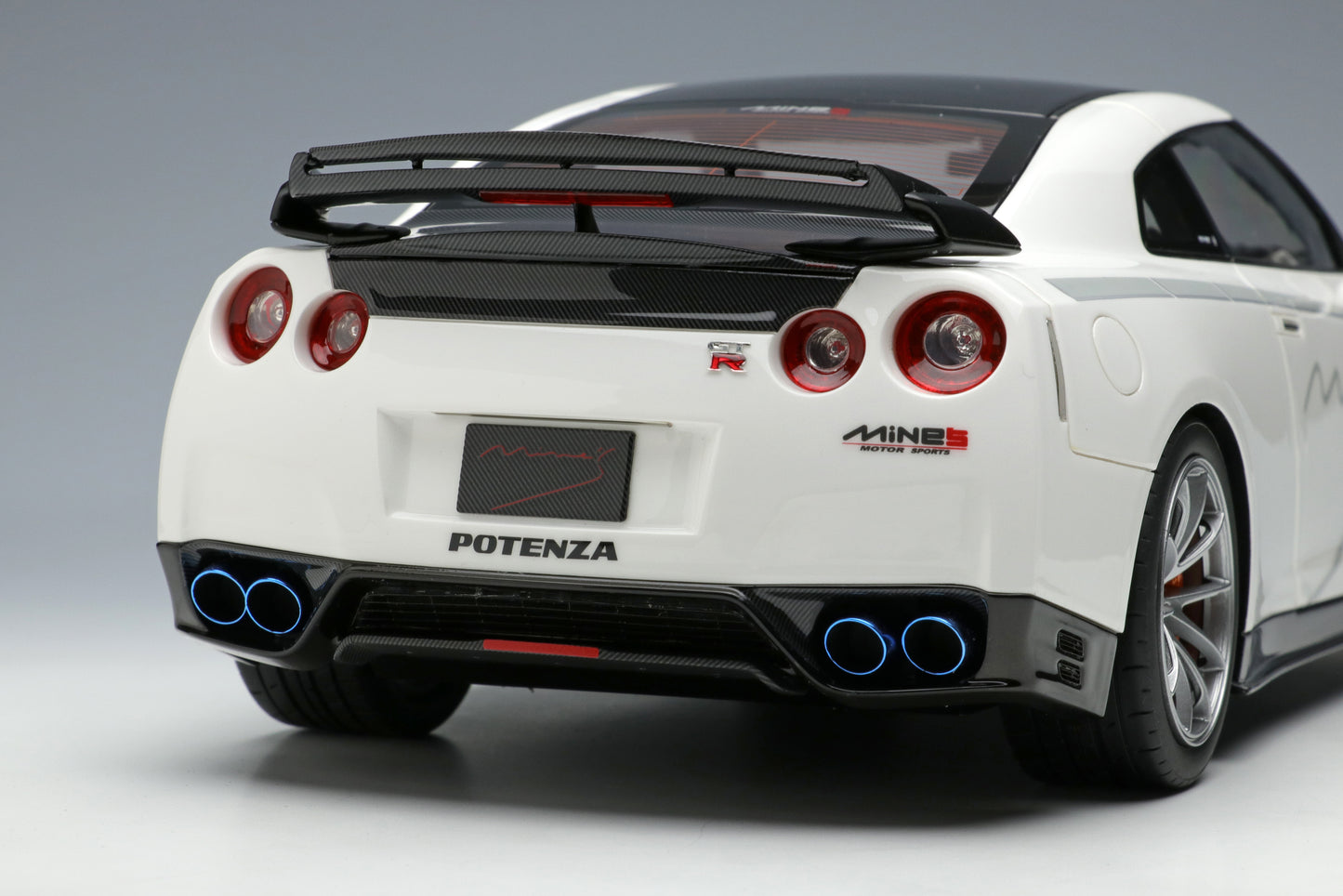 Limited Edition 1/18 MINE'S R35 Demo Car