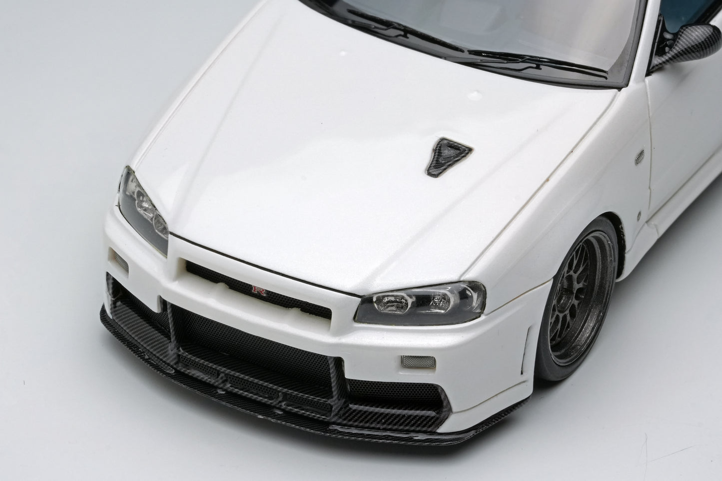 < Pre Order >  1/43 Built By Legends R34