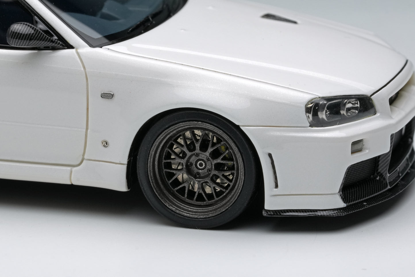 < Pre Order >  1/43 Built By Legends R34