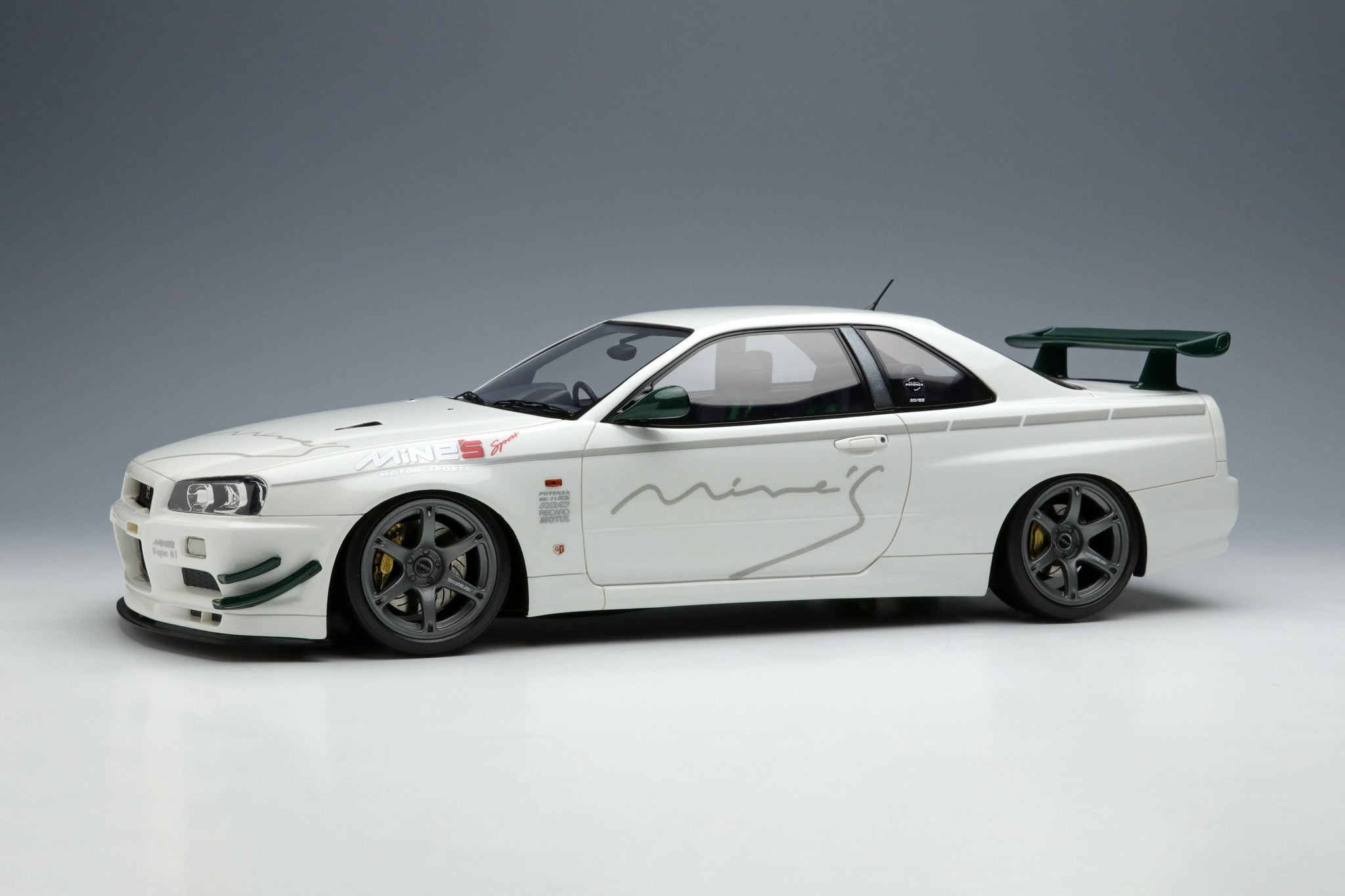 1/18 MINE'S R34 Demo Car – builtbylegends