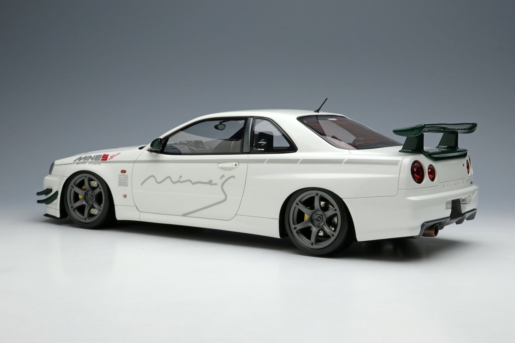 1/18 MINE'S R34 Demo Car – builtbylegends