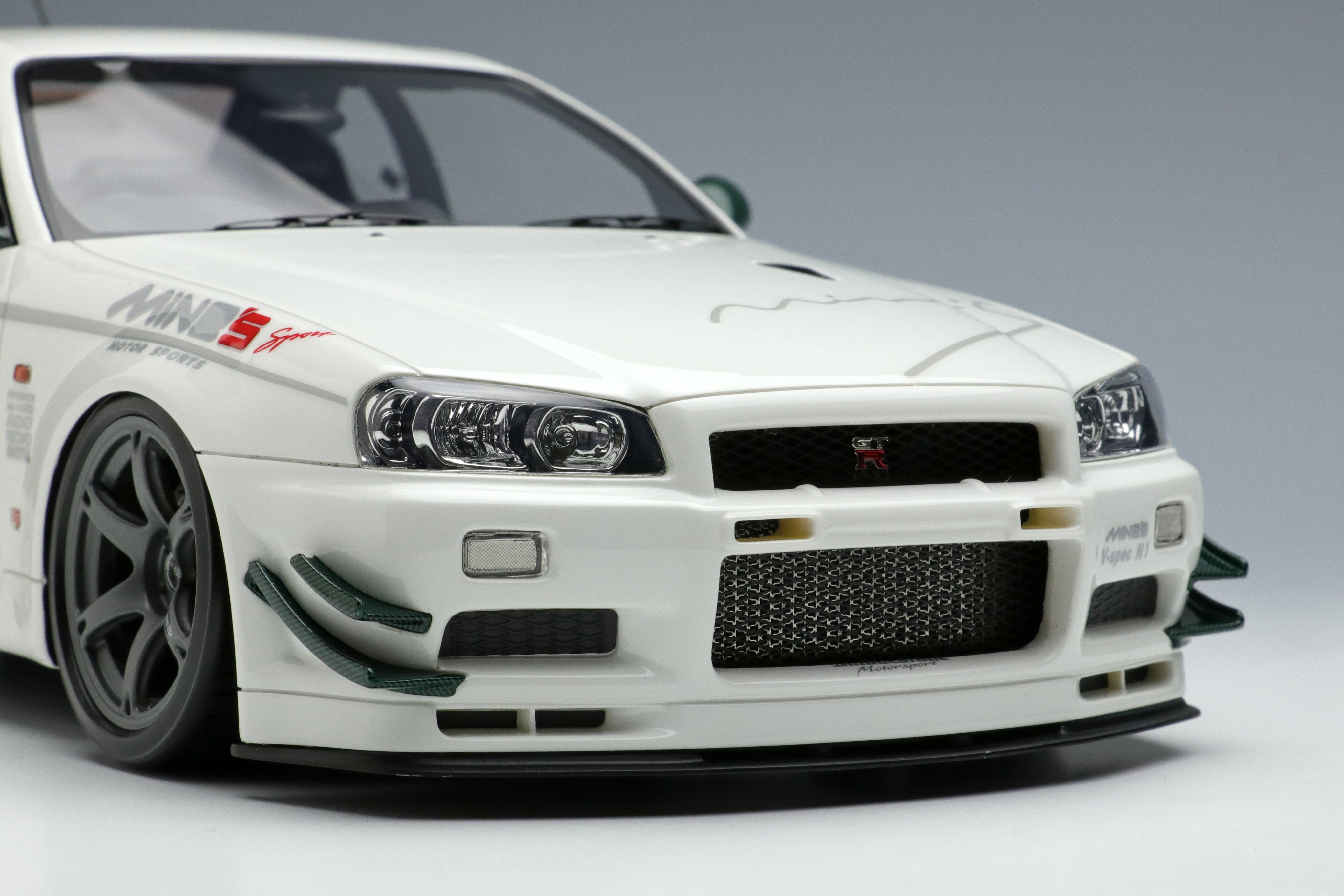 1/18 MINE'S R34 Demo Car – builtbylegends