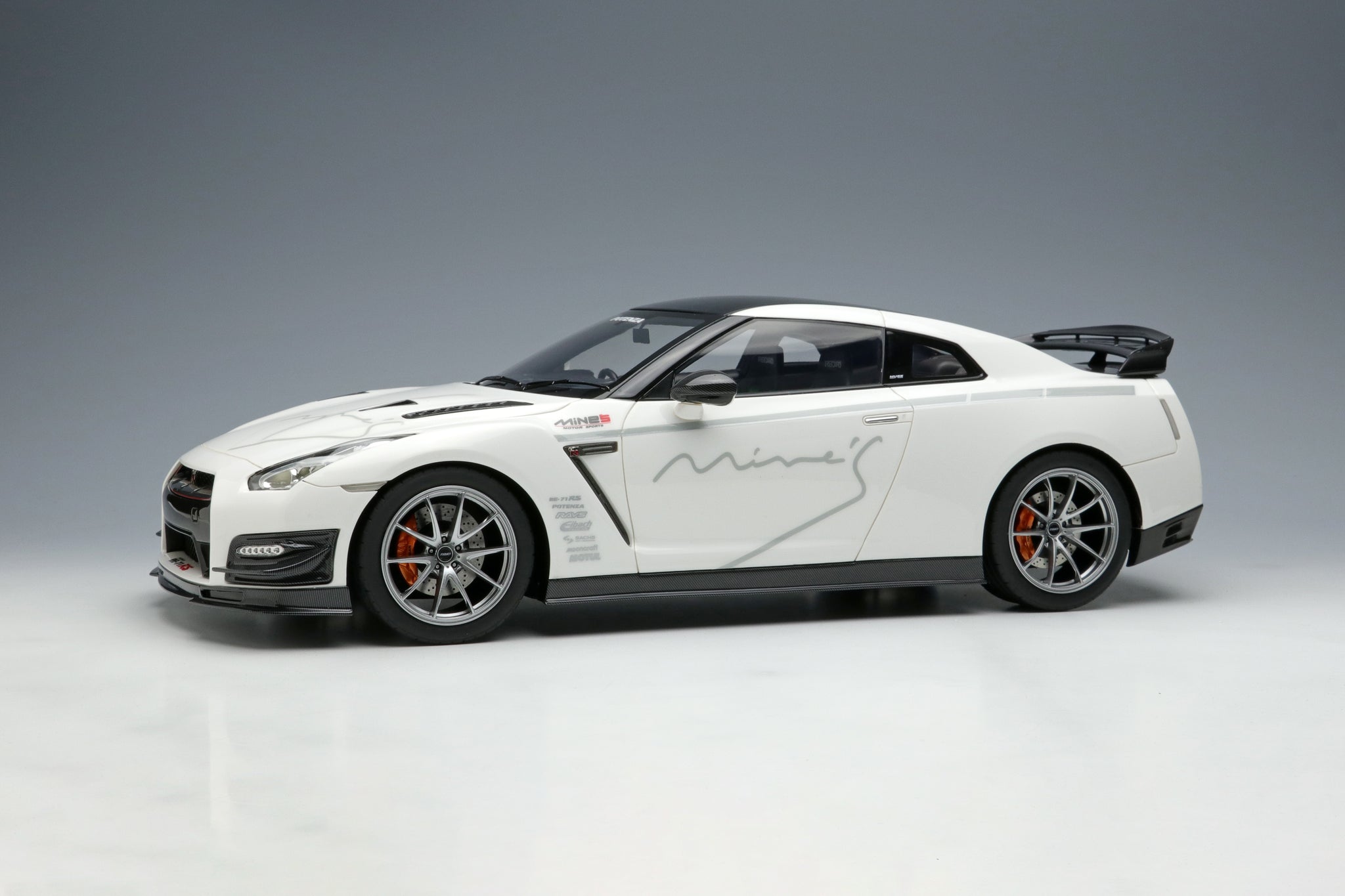 Limited Edition 1/18 MINE'S R35 Demo Car – builtbylegends