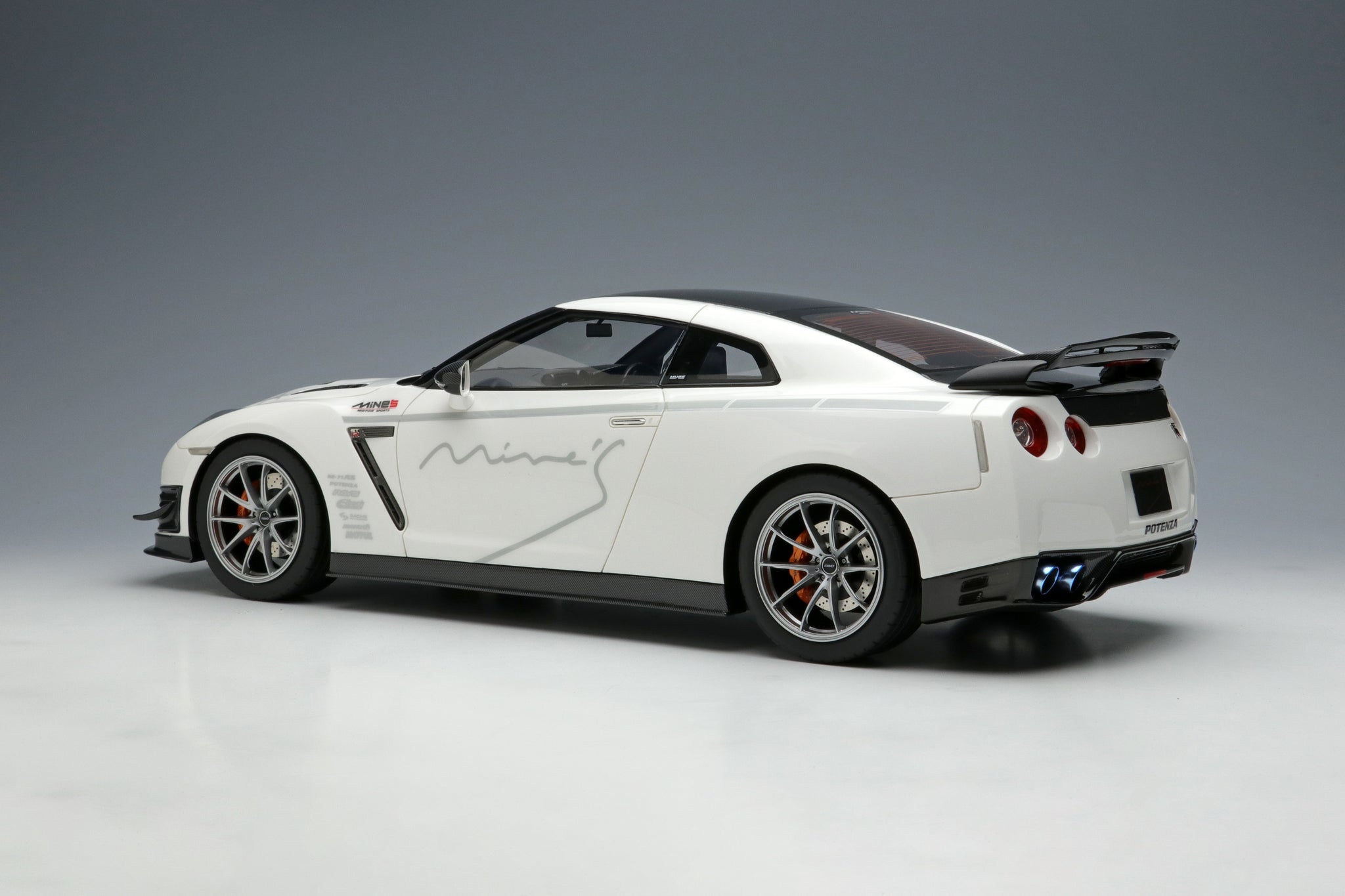 Limited Edition 1/18 MINE'S R35 Demo Car – builtbylegends