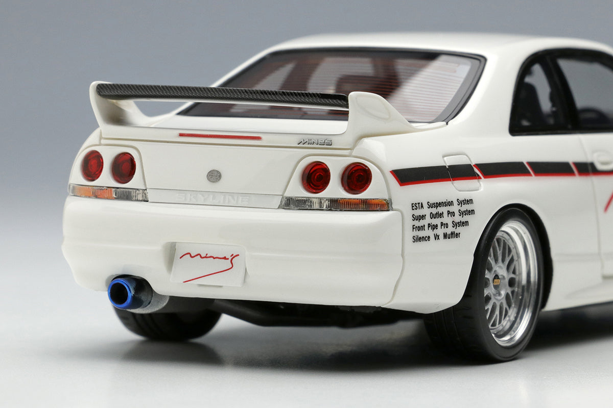 1/43 MINE'S R33 Demo Car in White – builtbylegends